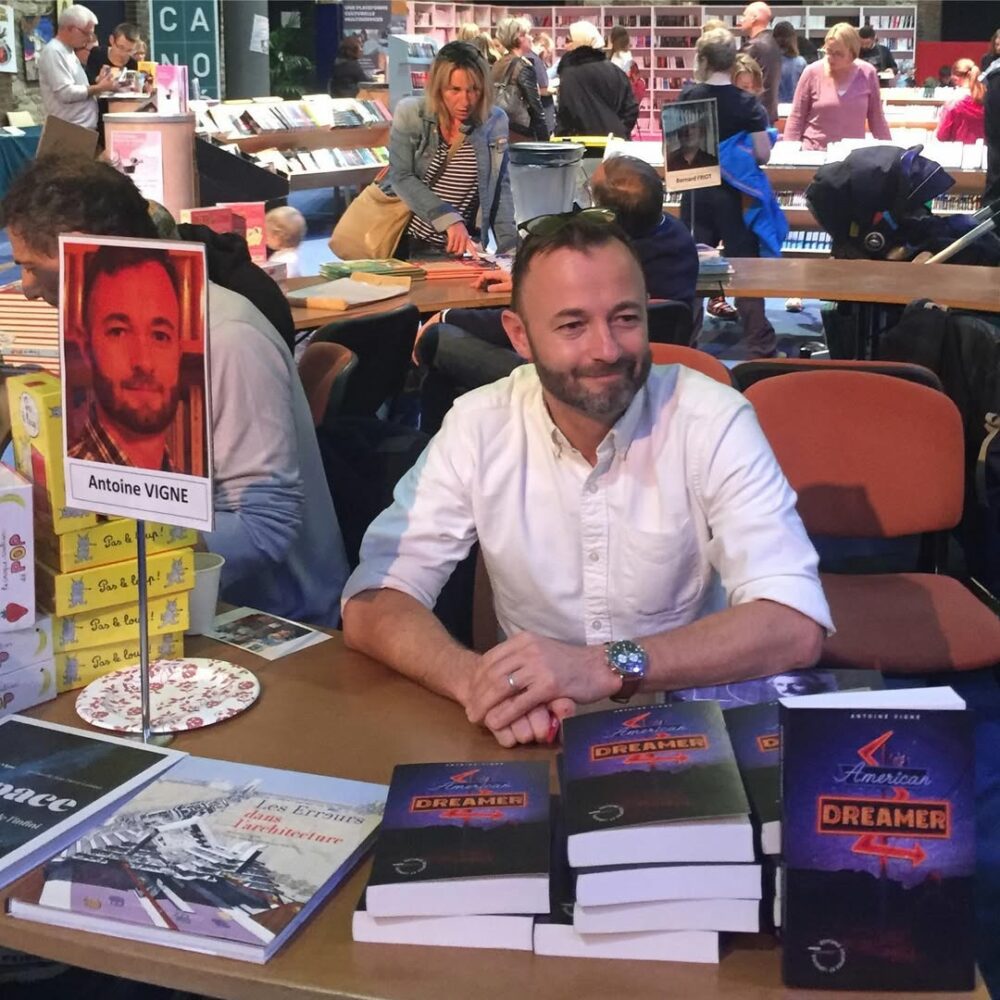 Belle journée de dédicaces et de rencontres au s… - Antoine Vigne