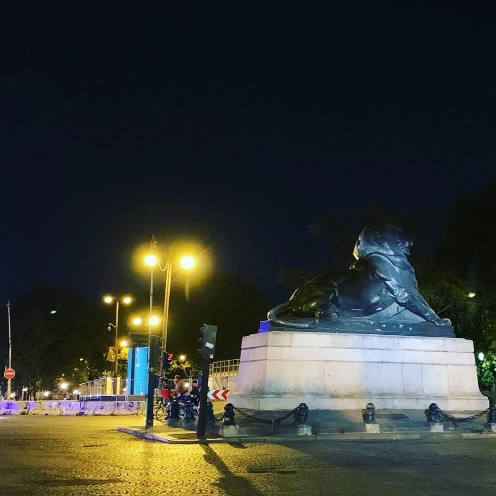 Les marches la nuit, après le diner avec Christia… - Antoine Vigne