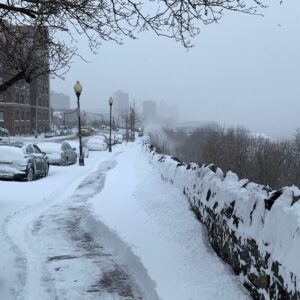 La neige qui revient et cela semble étrangement n… - Antoine Vigne