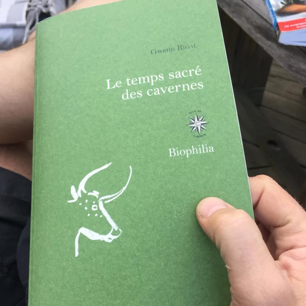 Les livres, ce sont aussi des chemins de traverse,… - Antoine Vigne