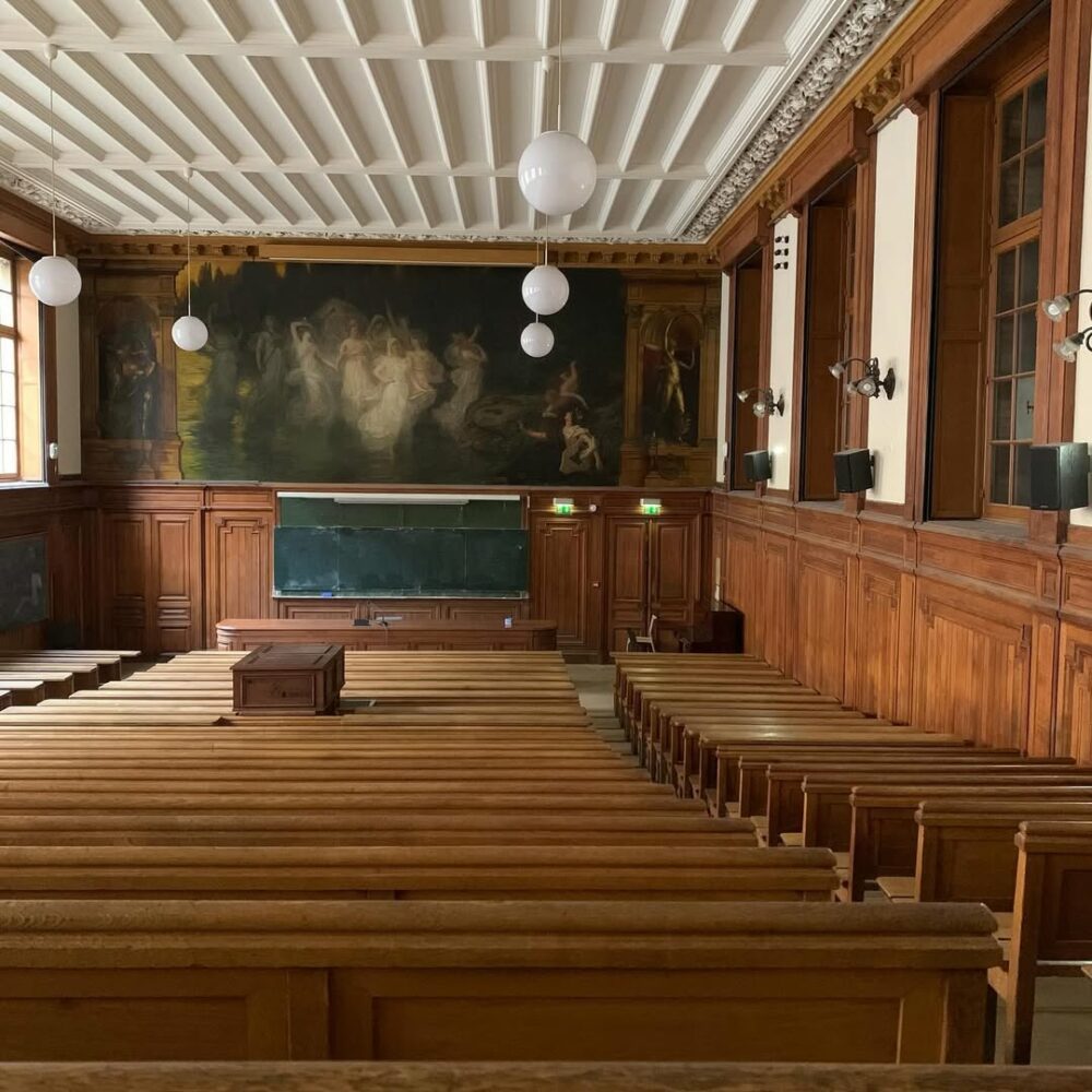 Retrouver les amphis, La Sorbonne, les complices d… - Antoine Vigne