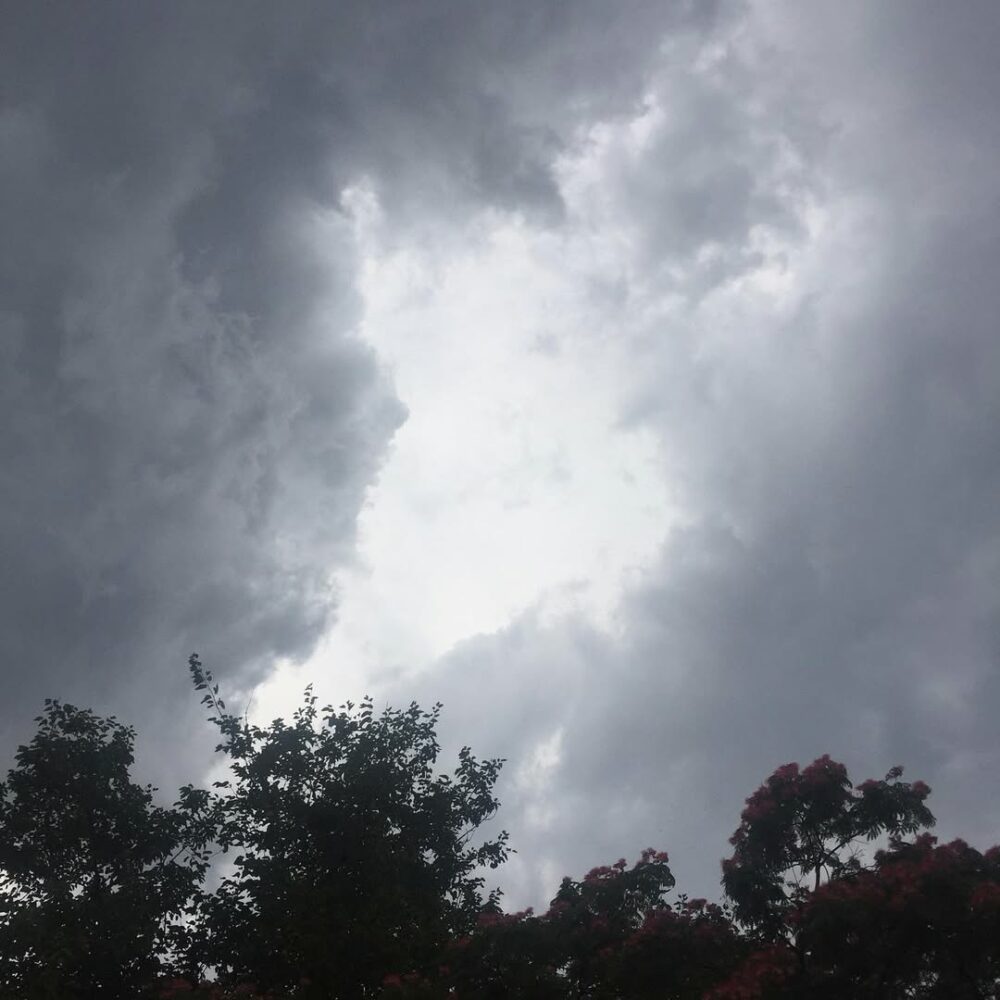 L’orage qui arrive. J’attends sur la terrasse…. - Antoine Vigne