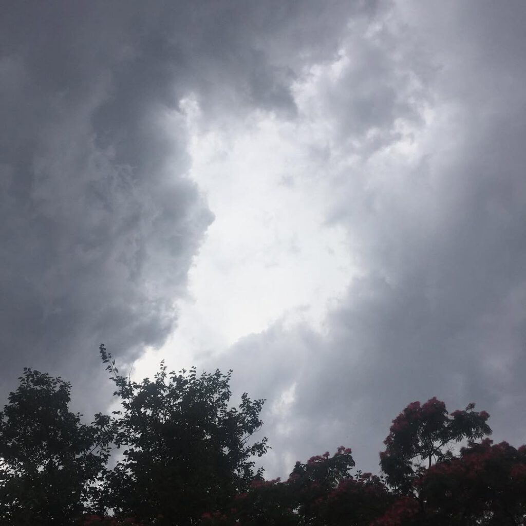 L’orage qui arrive. J’attends sur la terrasse…. - Antoine Vigne