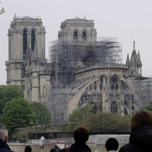Elle est là, elle a tenu. Elle est debout au cœu… - Antoine Vigne