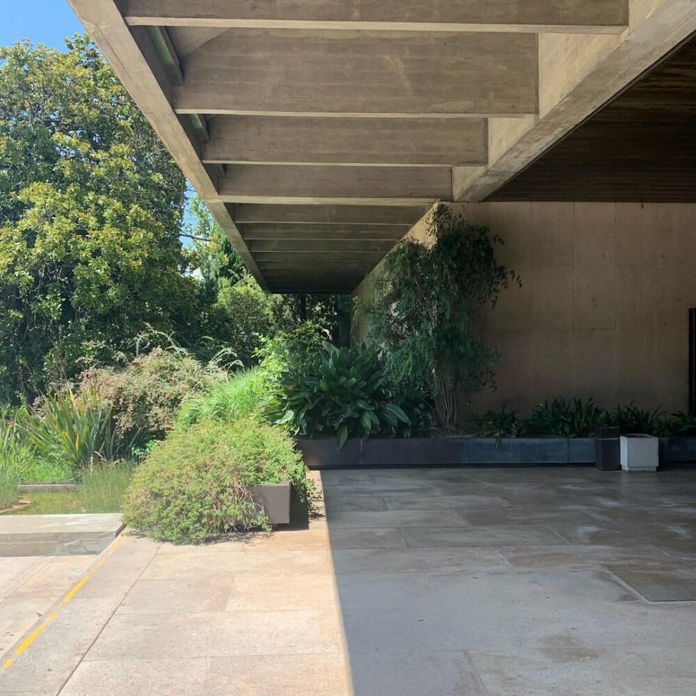 Fabuleux béton du Gulbenkian… #gulbenkianmuseum… - Antoine Vigne