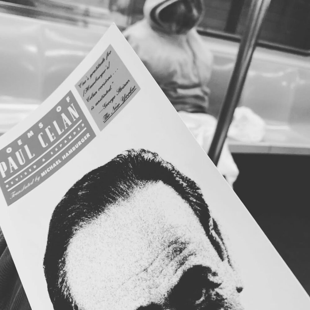 Tombé le mois dernier sur une édition bilingue, … - Antoine Vigne
