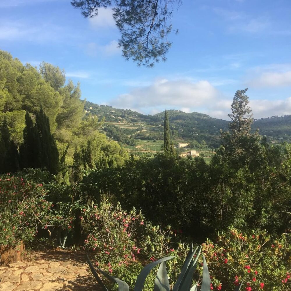 #Saint-Cyr #provence #home… - Antoine Vigne