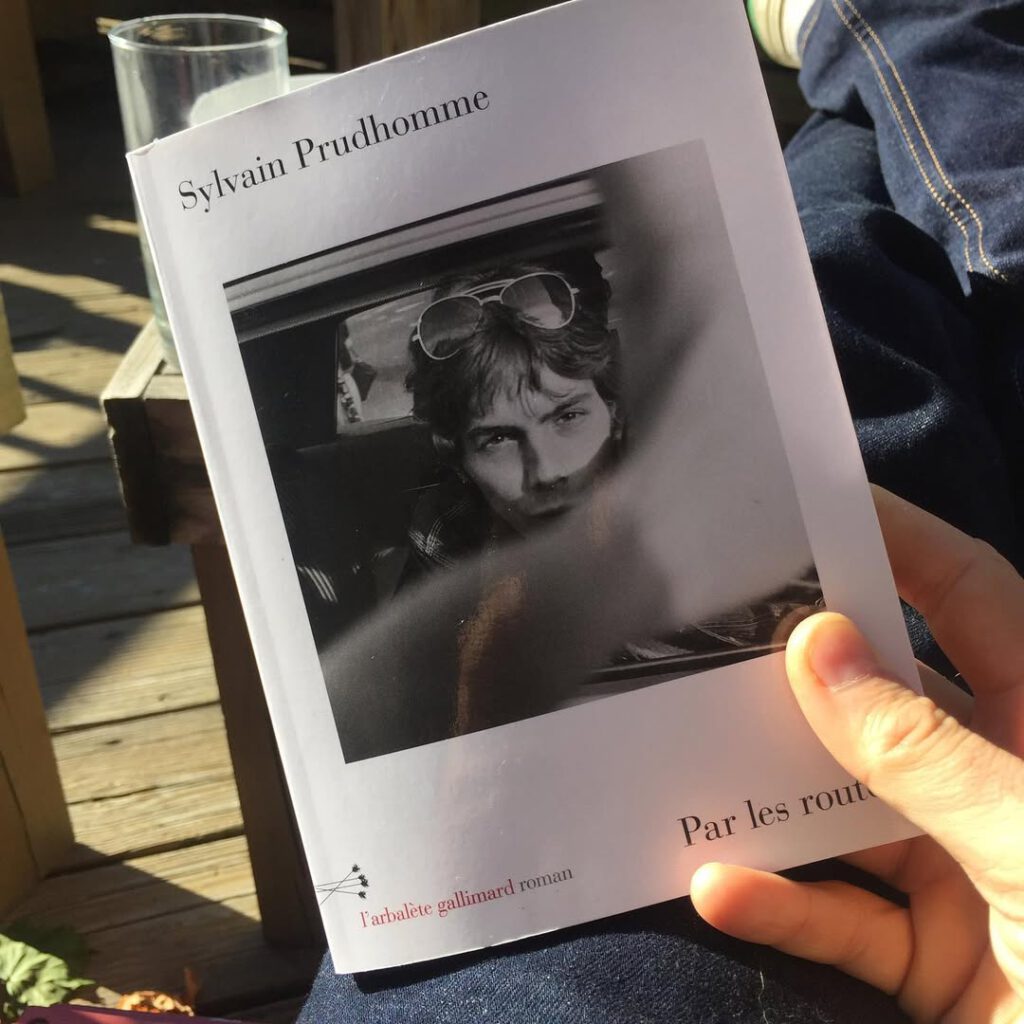 Beau livre que le Par les routes de Sylvain Prudho… - Antoine Vigne