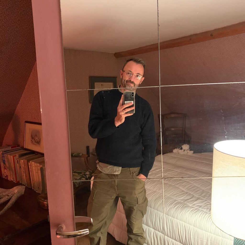 #home #missingmyman #saintlaurentdesbois #afterwri… - Antoine Vigne