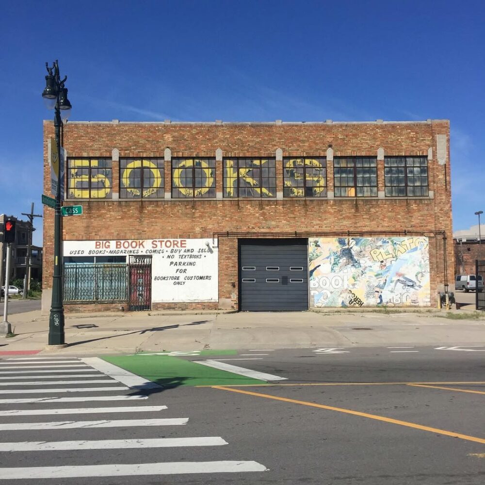 BOOKS, Detroit 062219 #books #livres #bookstore #a… - Antoine Vigne