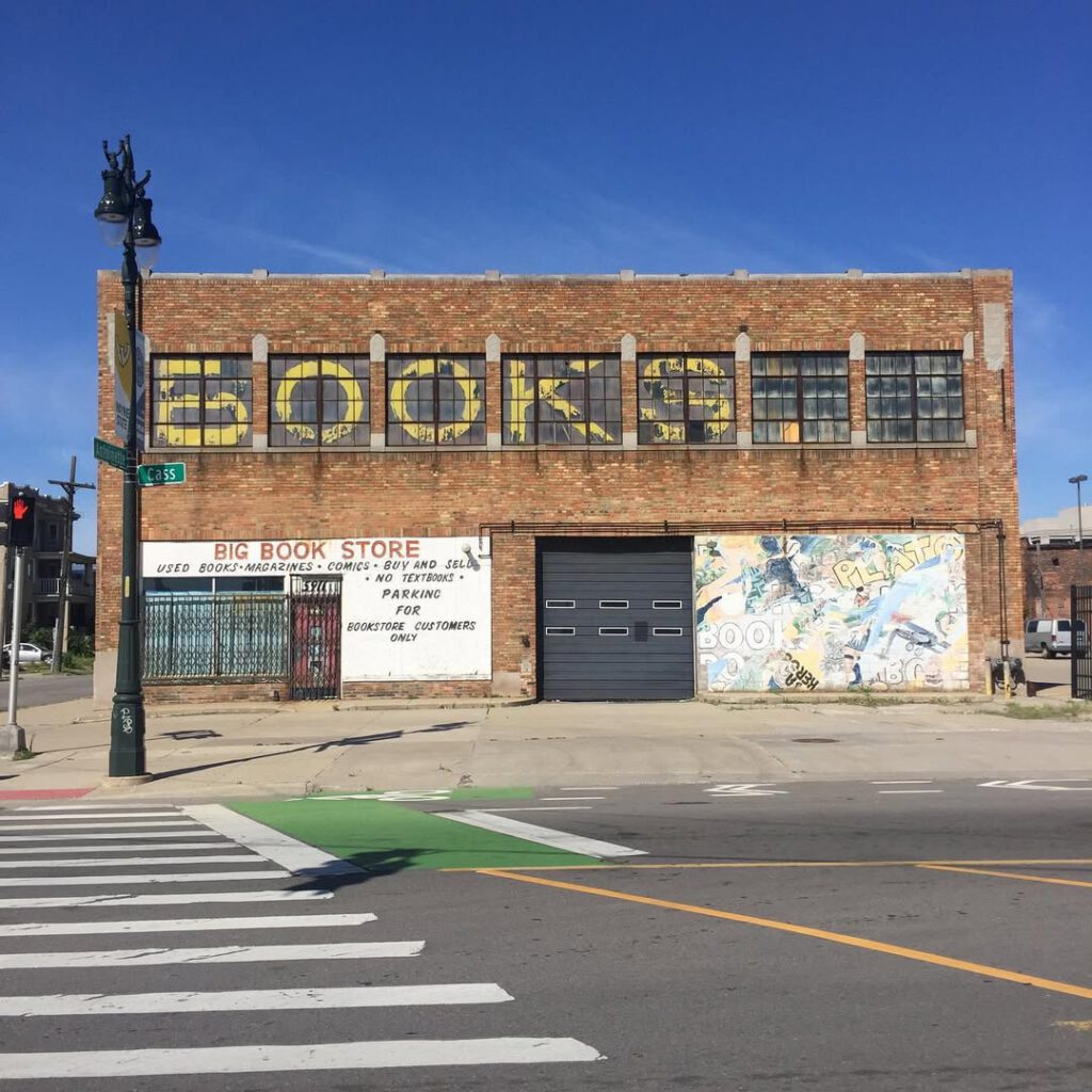 BOOKS, Detroit 062219 #books #livres #bookstore #a… - Antoine Vigne