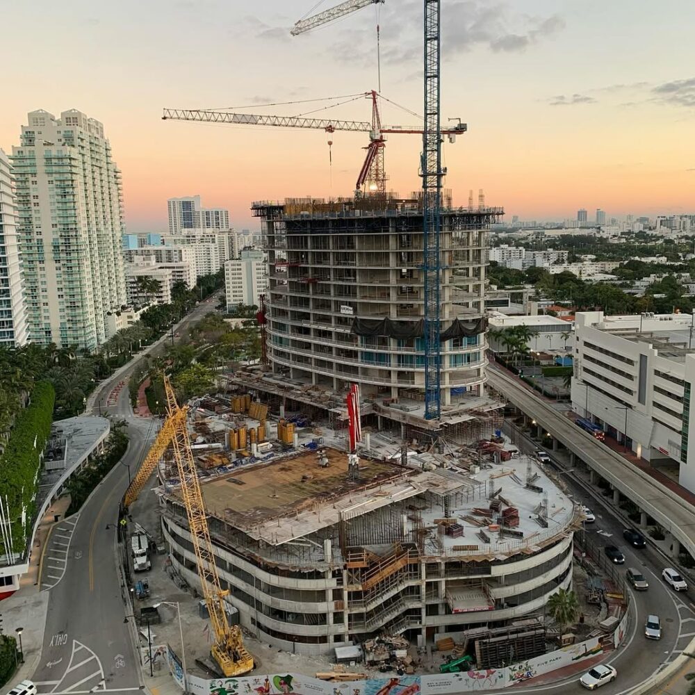 Retrouver la lumière de Miami, les tons azuréens… - Antoine Vigne