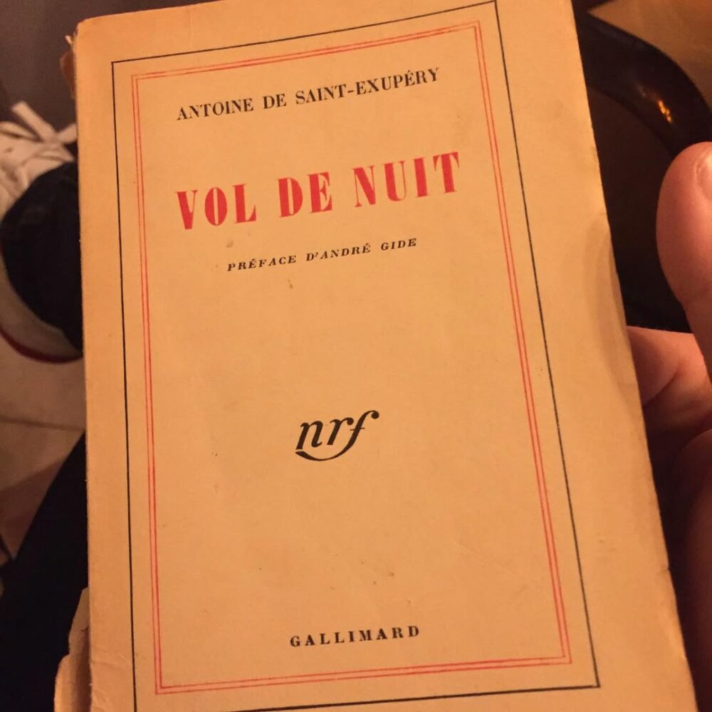 Un livre attrapé au réveil sur mes étagères. L… - Antoine Vigne