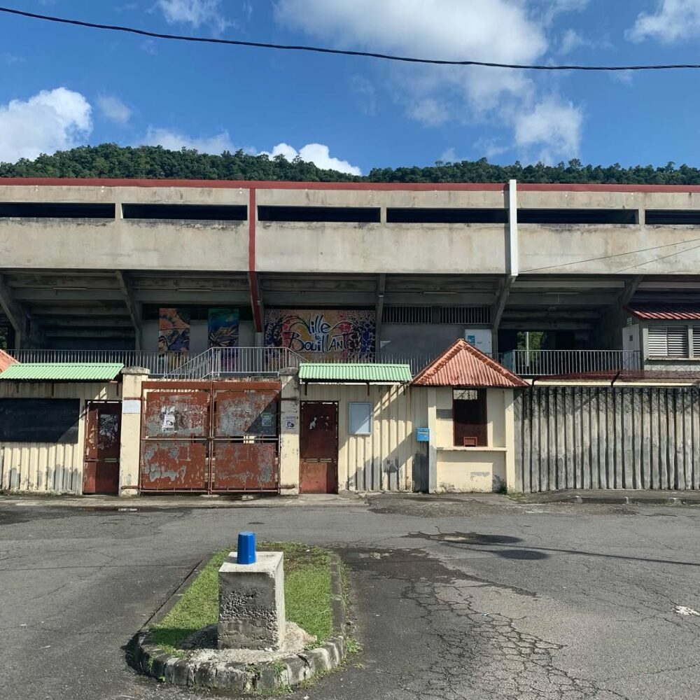 Un jour. Descendre la côte jusqu’à Basse-Terre… - Antoine Vigne