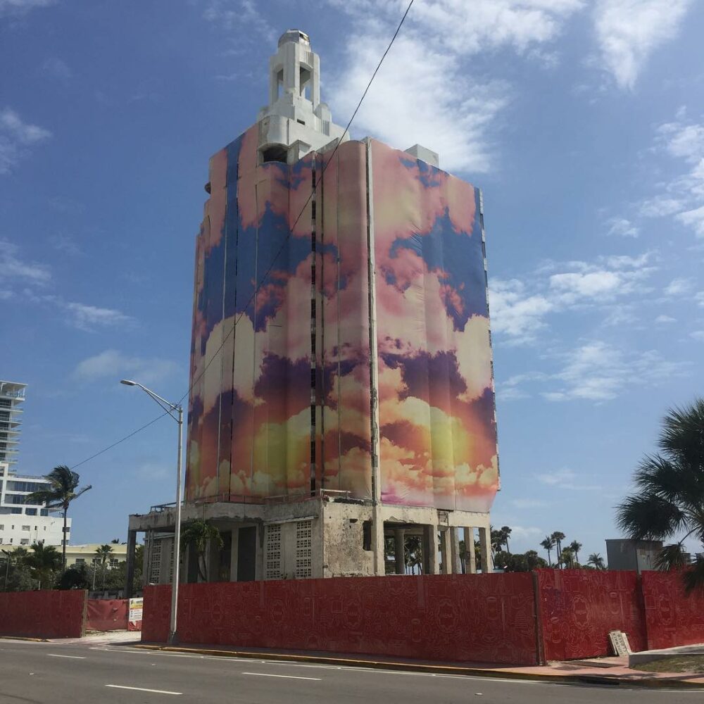 Sunset on a clear morning day #miami #faenamiamibe… - Antoine Vigne