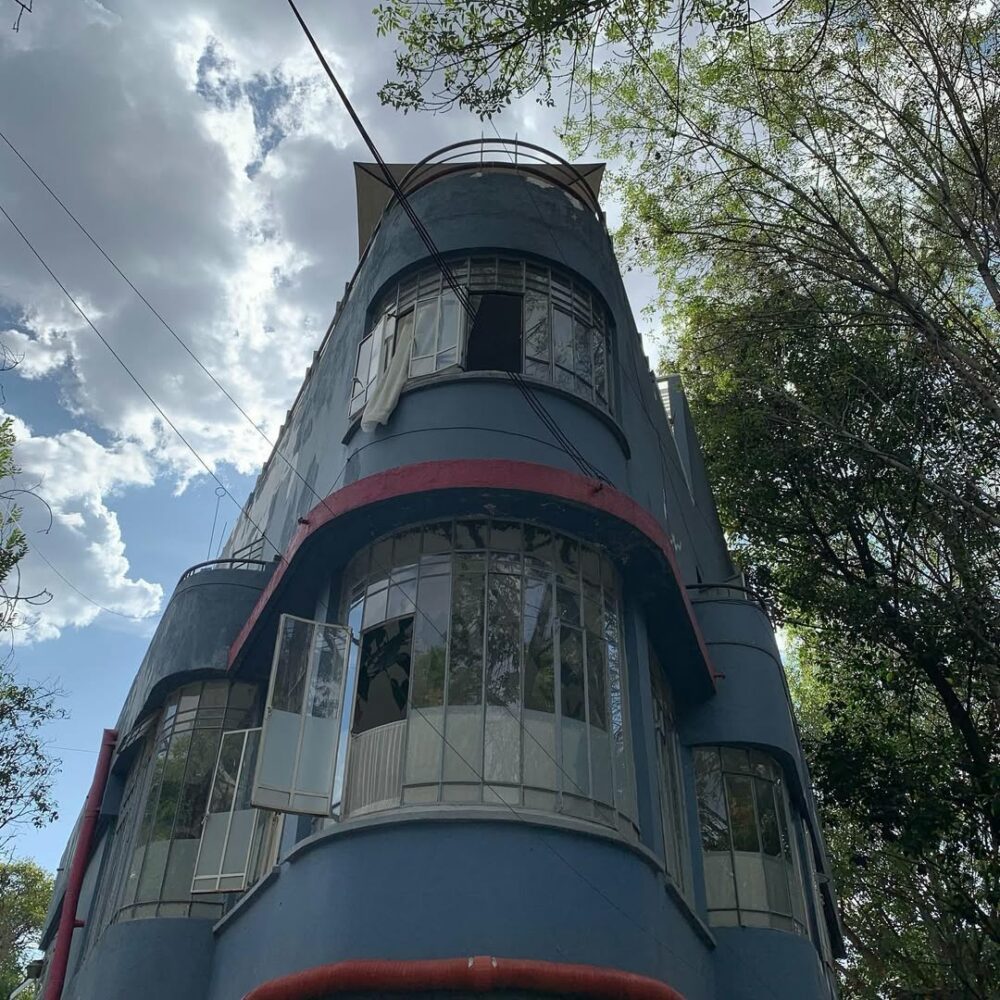 And now Mexico… #back #fabulouscity #cdmx #archi… - Antoine Vigne