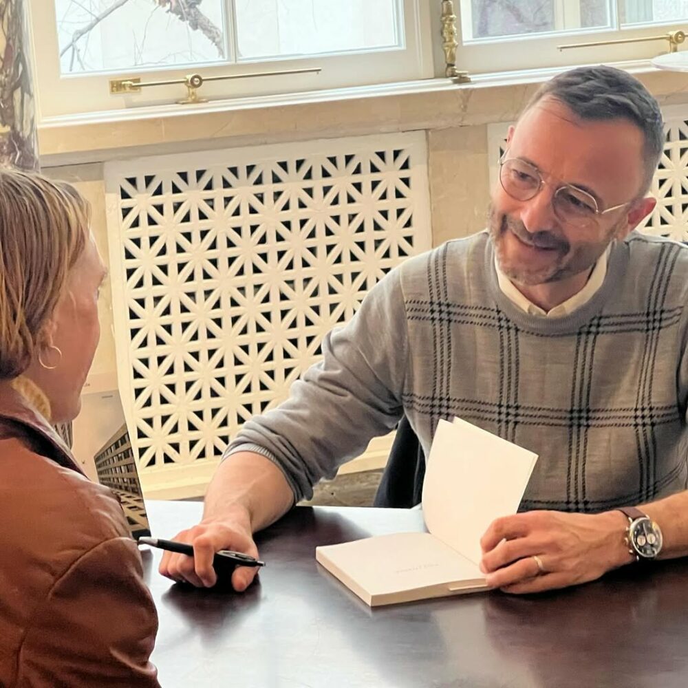 Jour de signatures à Albertine pour Tout s’éco… - Antoine Vigne