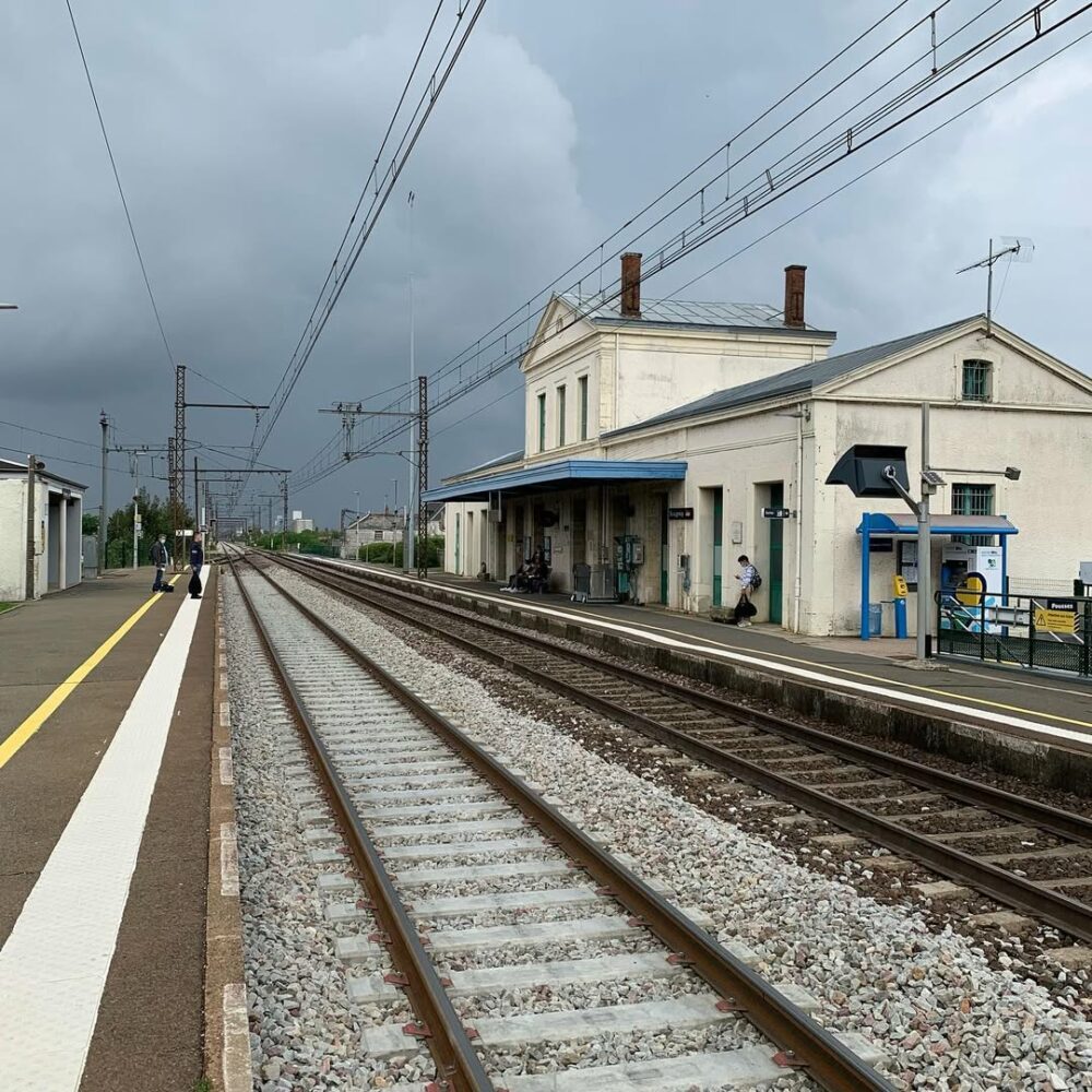 Un voyage en train, la gare de Beaugency et les so… - Antoine Vigne