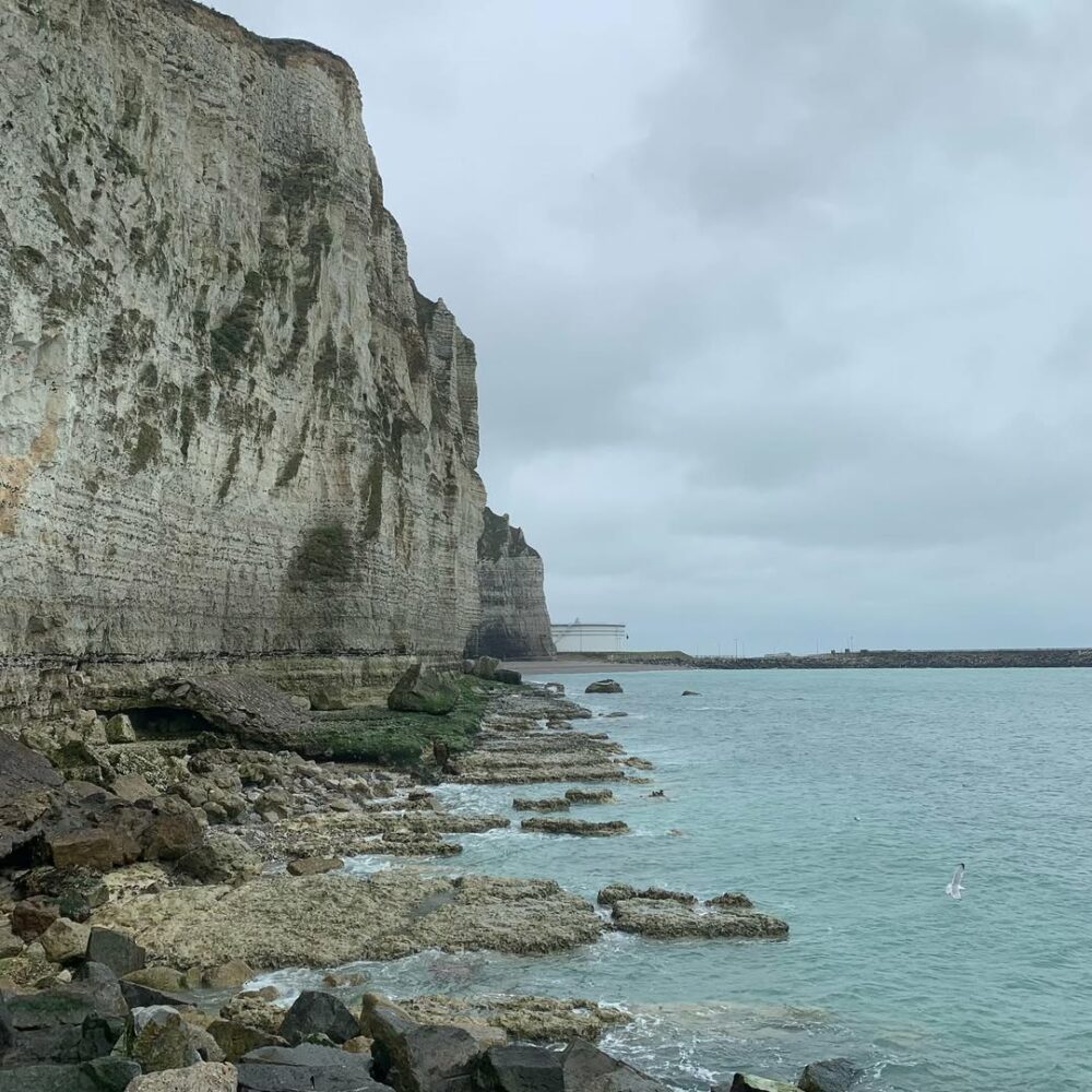 La côte d’Albâtre, la pluie qui tombe, des che… - Antoine Vigne