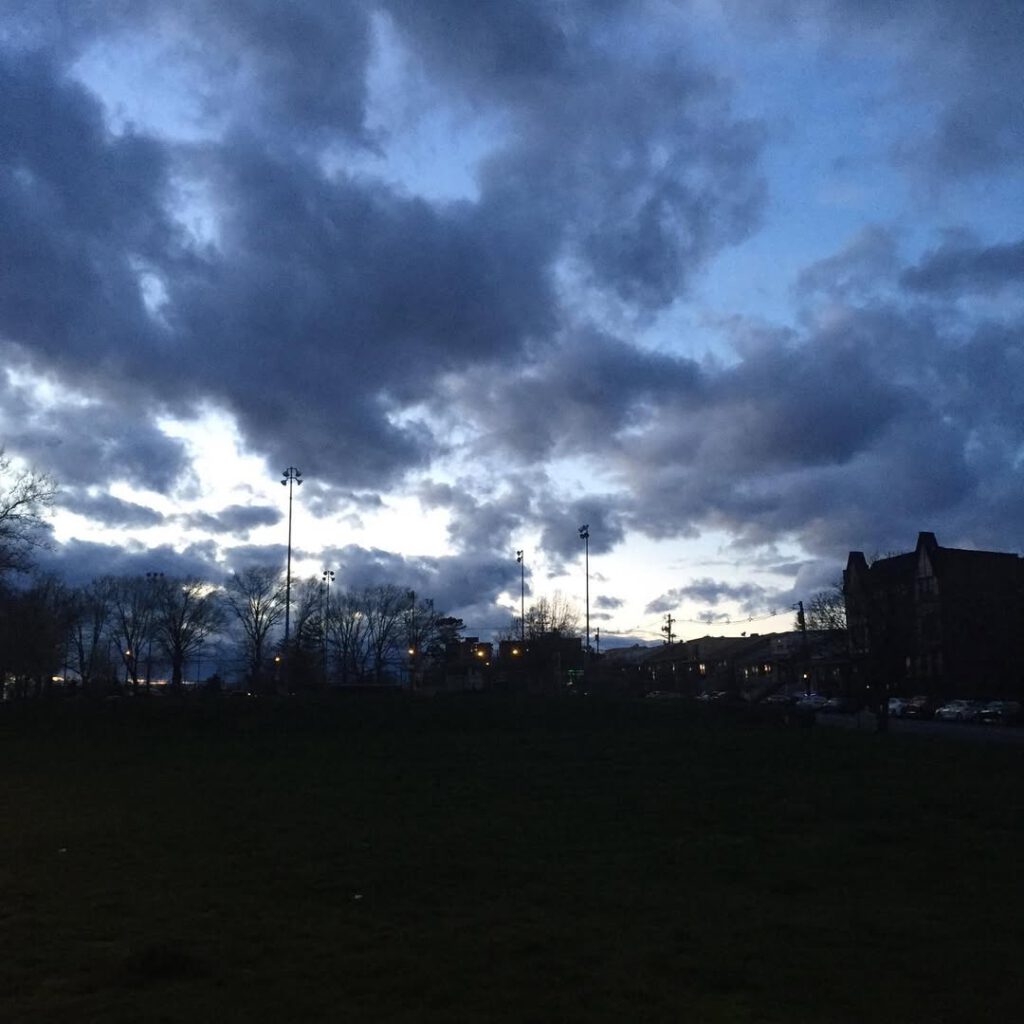 #jerseynights #bigskycountry #confinementwalk #une… - Antoine Vigne