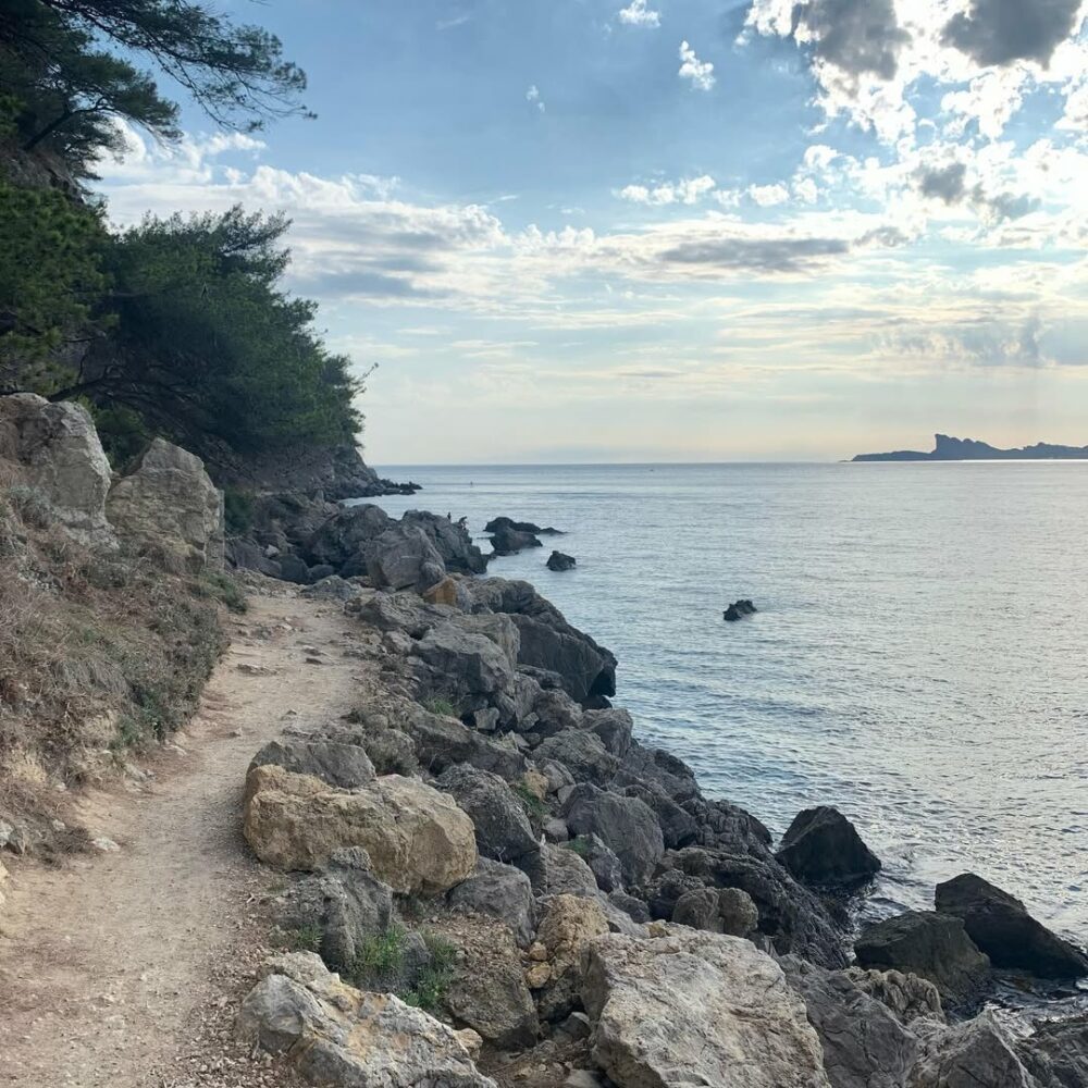 Revenir, toujours revenir #revenir #meslieux #été2… - Antoine Vigne
