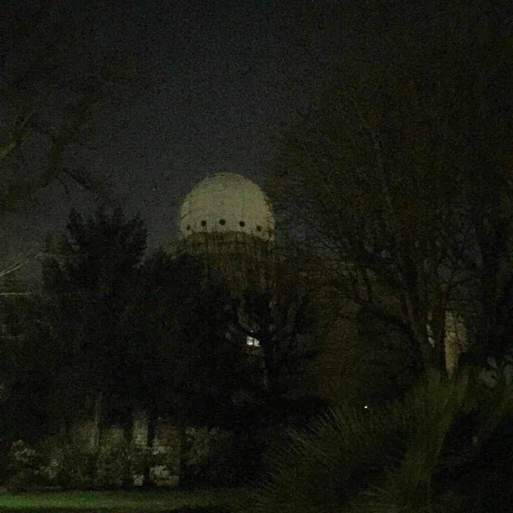 La vue sur l’Observatoire depuis le jardin de l’hô… - Antoine Vigne