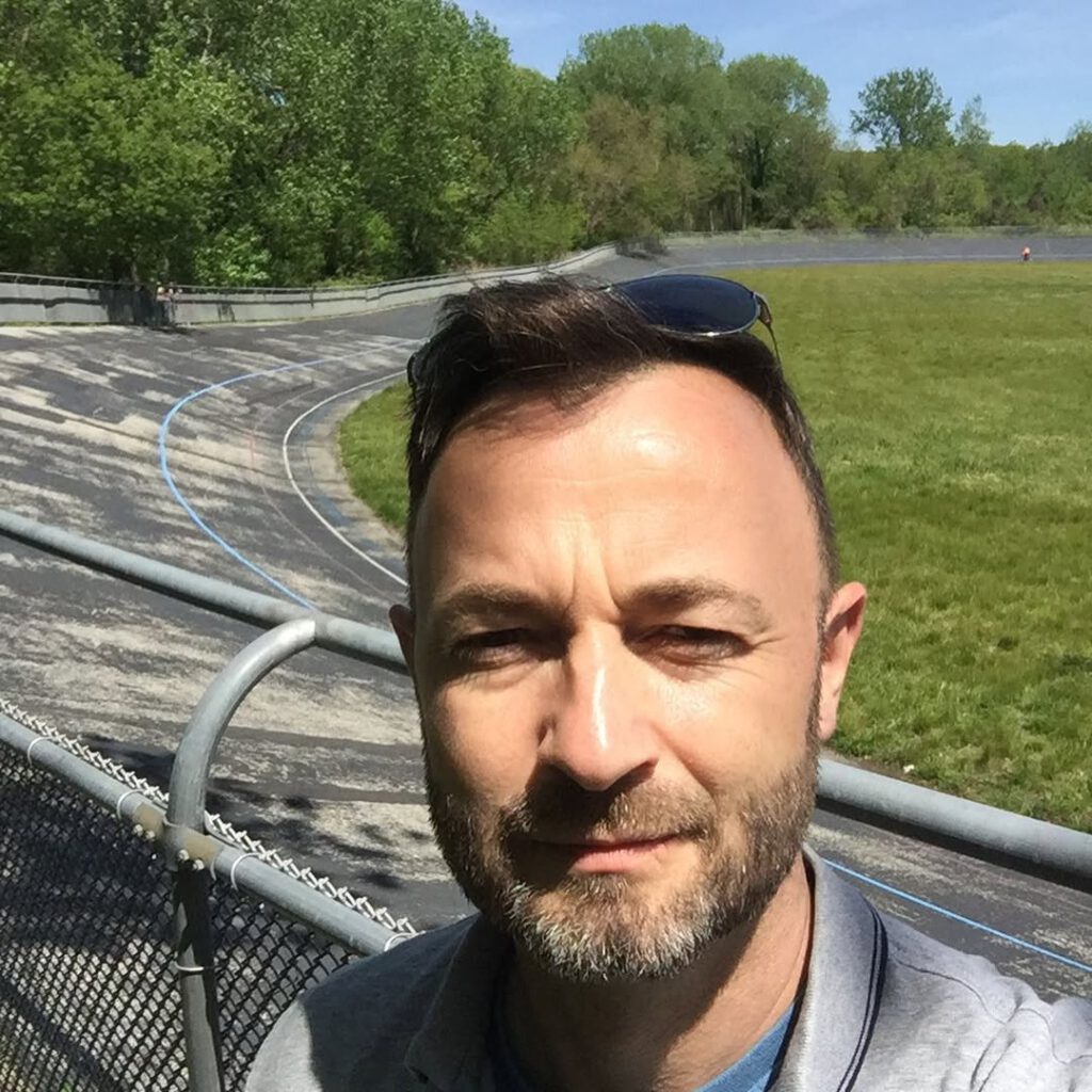 Le vieux vélodrome du parc Kissena dans le Queen… - Antoine Vigne