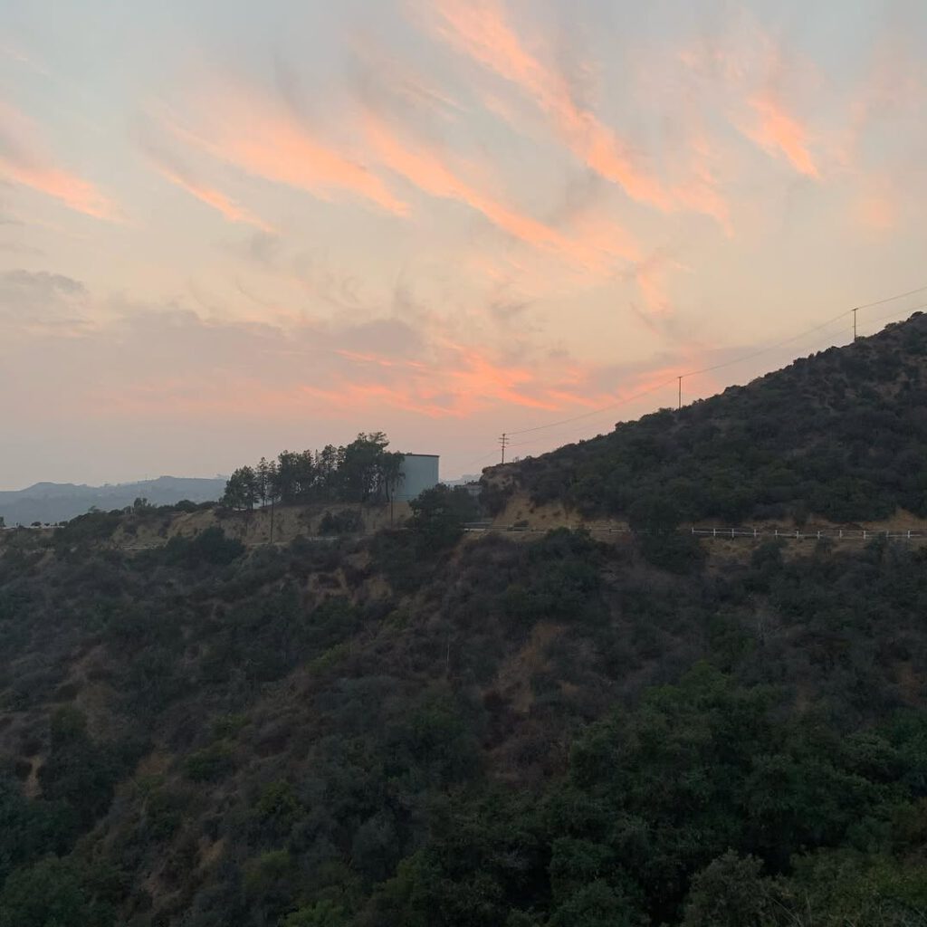 Une marche dans les canyons au crépuscule puis un… - Antoine Vigne