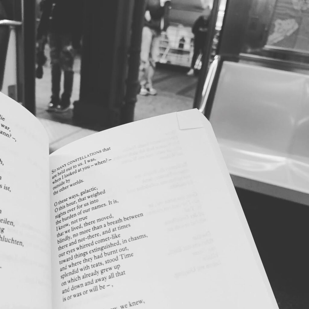 Tombé le mois dernier sur une édition bilingue, … - Antoine Vigne