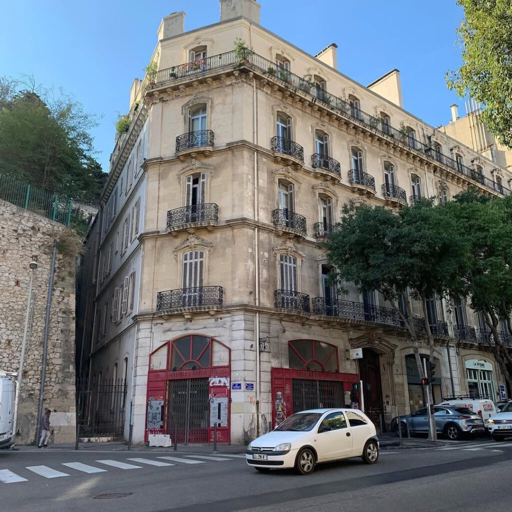 #marseille #bellesjournées #àlarecherchedequelqu… - Antoine Vigne