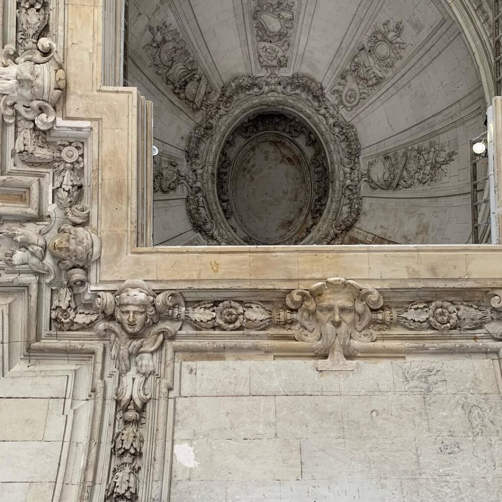 Une journée d’été au chateau de Blois, la cha… - Antoine Vigne