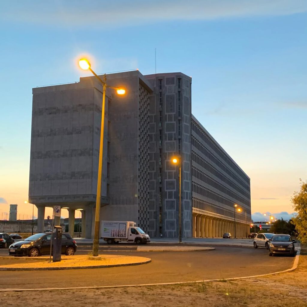 #lisbonne #lisboa #architecture #façades #explora… - Antoine Vigne