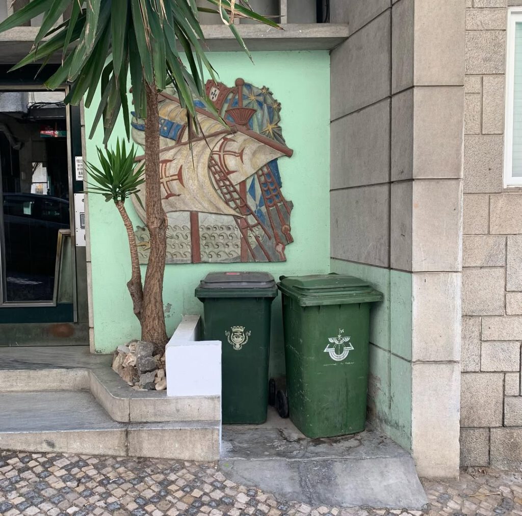 Lisbonne donc. Jours bénis avec Jonathan. Sinusit… - Antoine Vigne