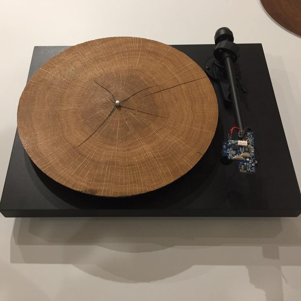 Jolie petite exposition sur le design et le temps … - Antoine Vigne