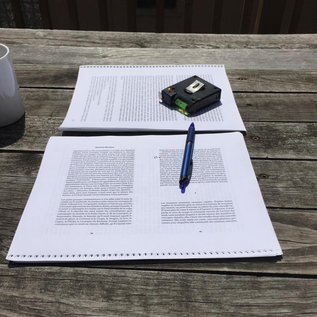 Travailler dehors, sur la terrasse, pour la premiè… - Antoine Vigne