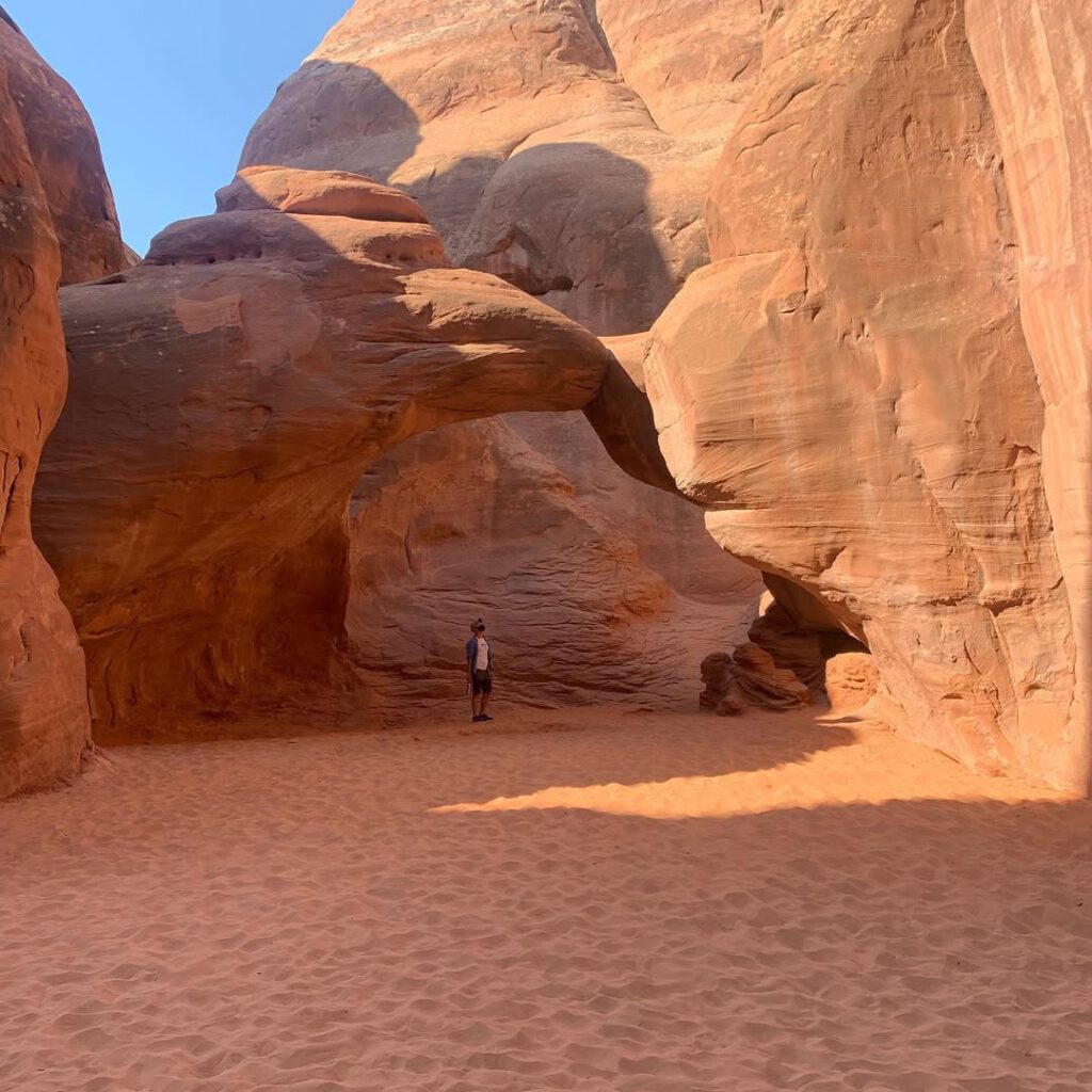 Arches National Park, nous roulons au milieu des r… - Antoine Vigne