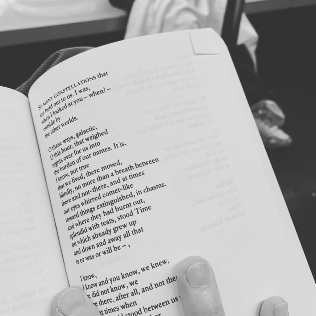 Tombé le mois dernier sur une édition bilingue, … - Antoine Vigne