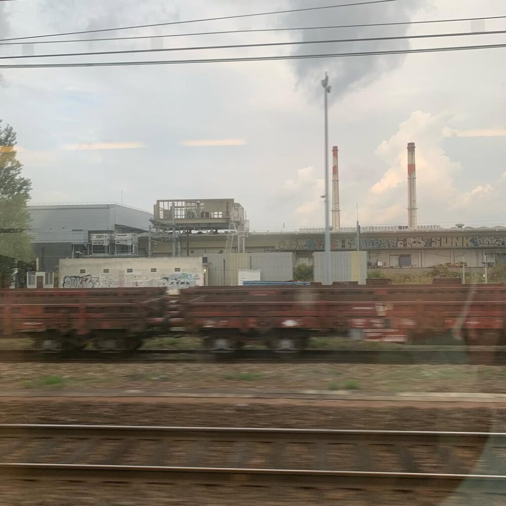 Un voyage en train, la gare de Beaugency et les so… - Antoine Vigne
