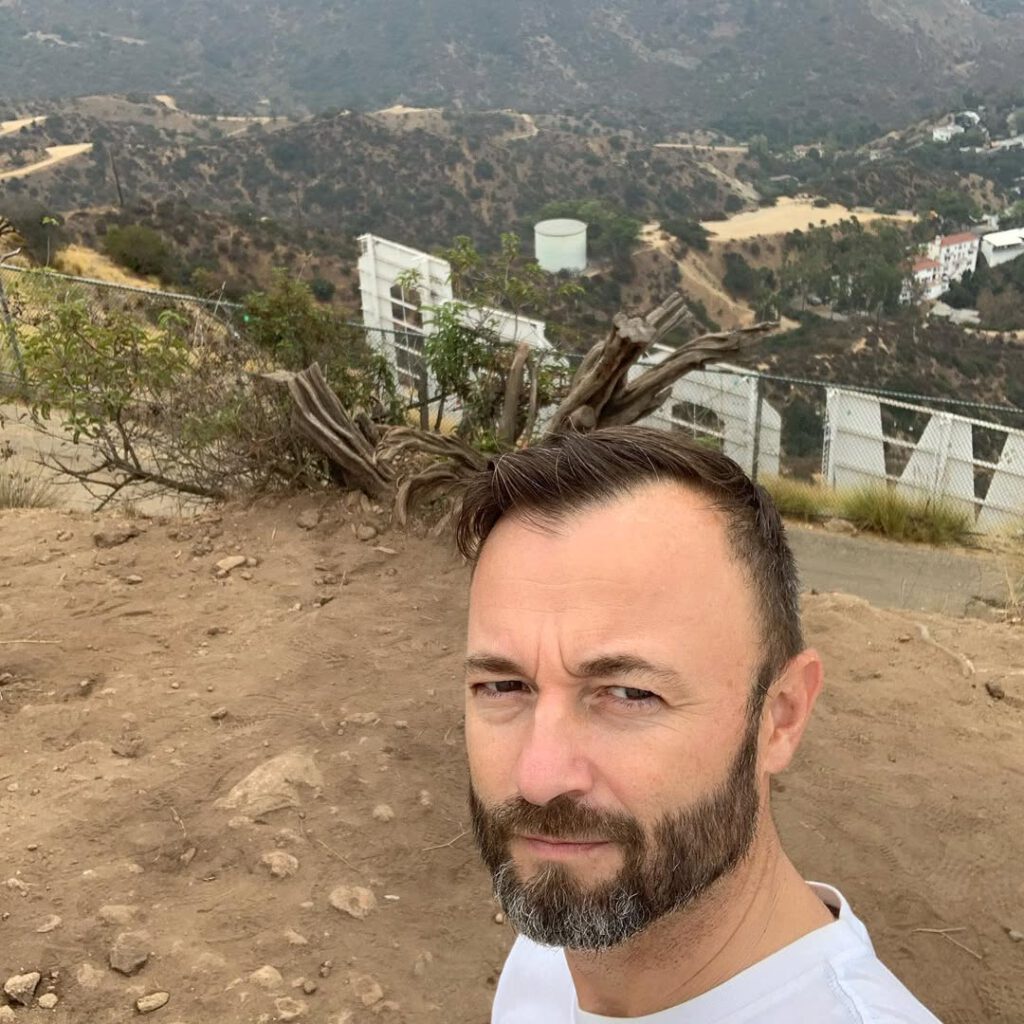 Marché ce matin jusqu’au grand signe Hollywood… - Antoine Vigne