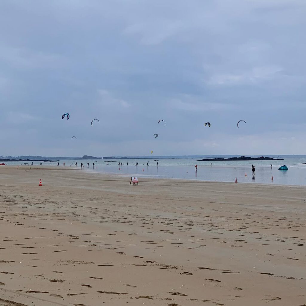 #journéebretonne #saintmaloetlacôte #lameretleve… - Antoine Vigne