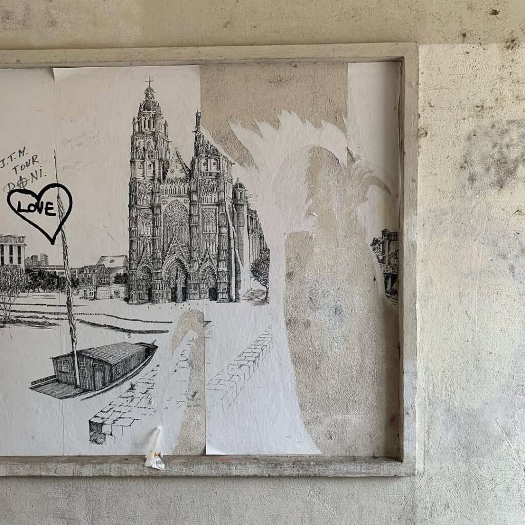 Images d’été: Tours. Les rues, la Loire tranqu… - Antoine Vigne