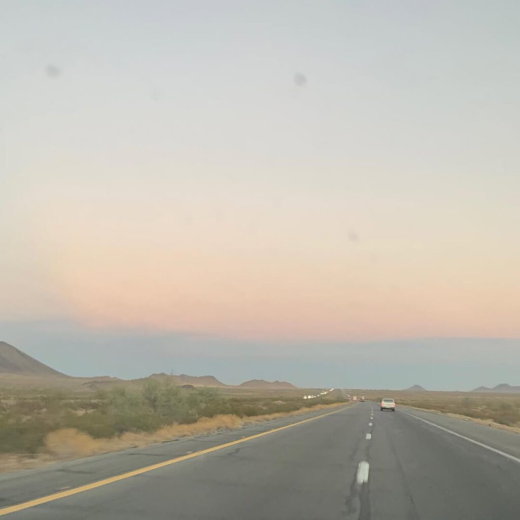 Toujours partout ces images enivrantes de la route… - Antoine Vigne