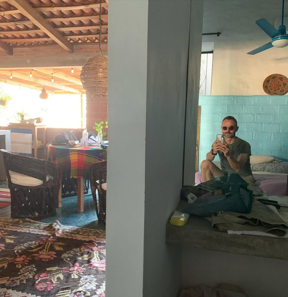 #whenyourhusbandsavesyourlifeeveryday #mexico #pue… - Antoine Vigne