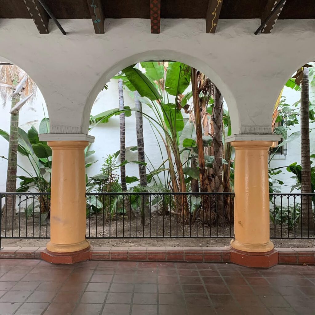 Le long de la côte, il restait Santa Barbara et l… - Antoine Vigne