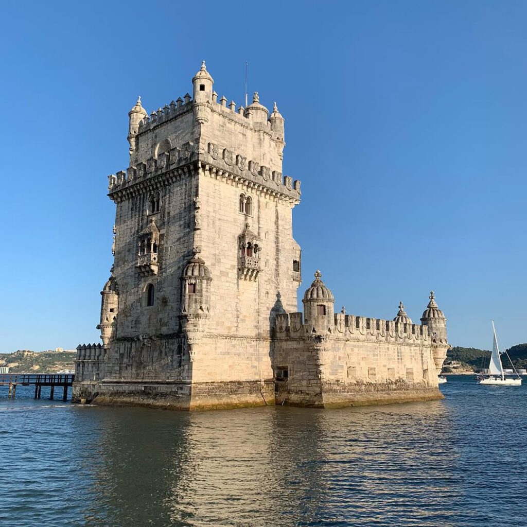 #lisbonne #lisboa #architecture #façades #explora… - Antoine Vigne