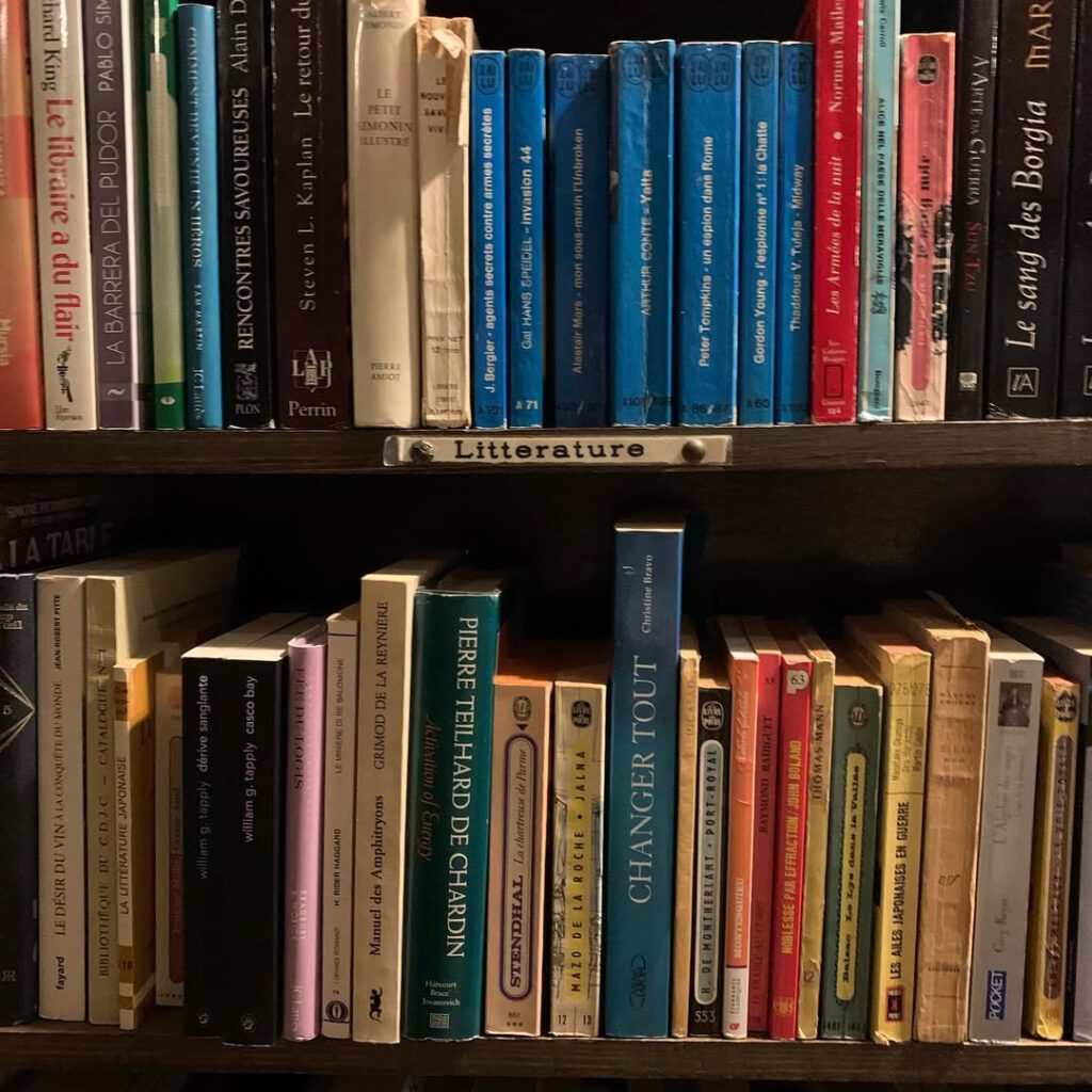 Une autre librairie de Los Angeles, encore des liv… - Antoine Vigne