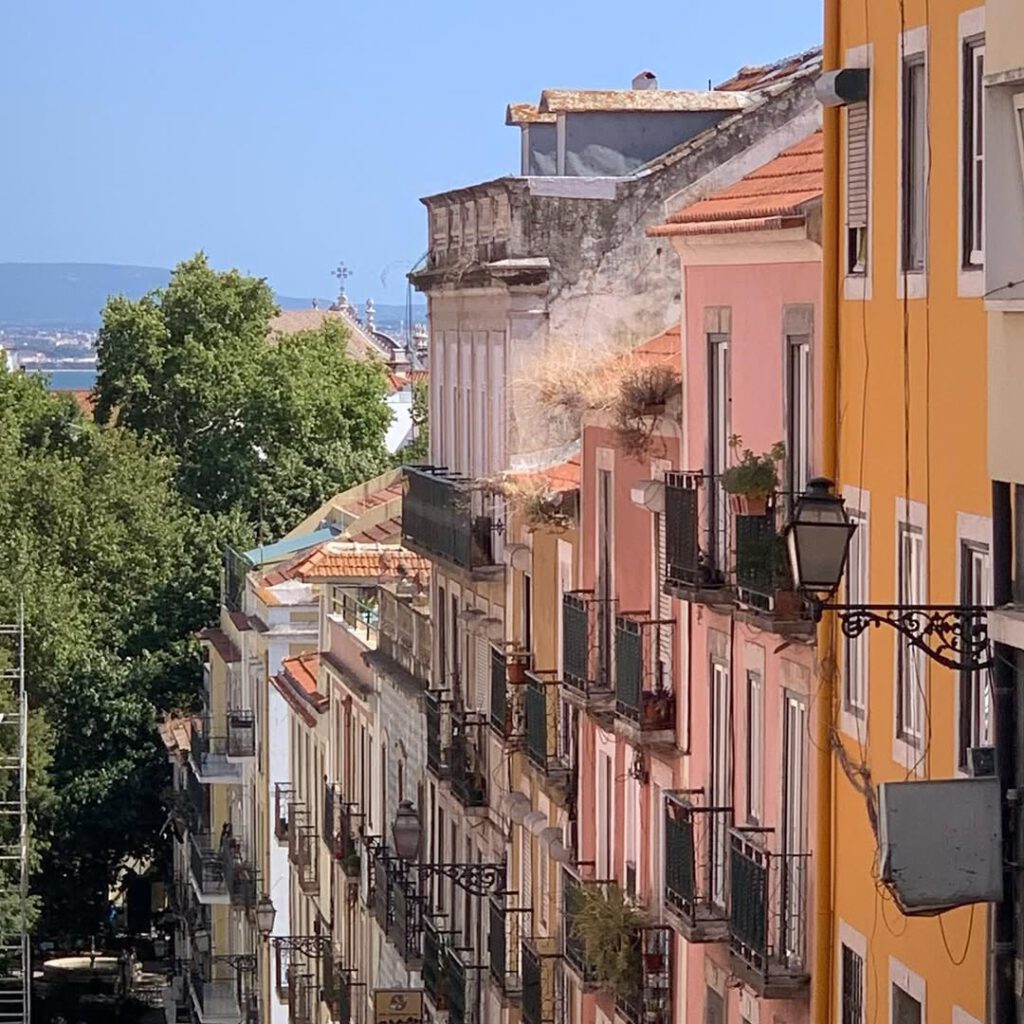 #lisbonne #lisboa #architecture #façades #explora… - Antoine Vigne