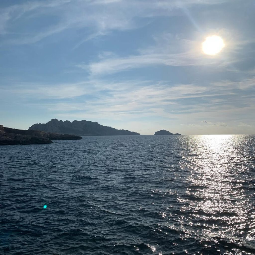 #marseille #bellesjournées #àlarecherchedequelqu… - Antoine Vigne