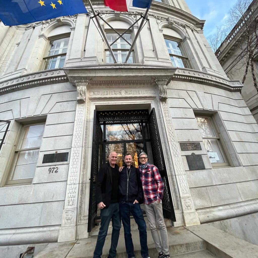 Jour de signatures à Albertine pour Tout s’éco… - Antoine Vigne