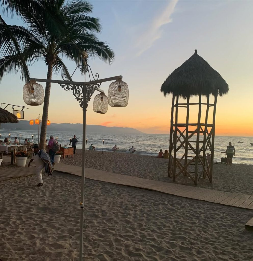 #whenyourhusbandsavesyourlifeeveryday #mexico #pue… - Antoine Vigne
